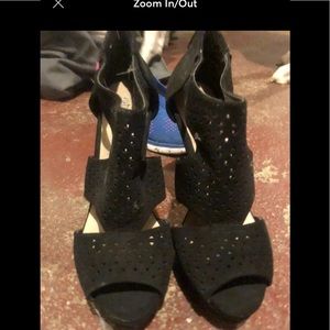 Black heels size 8